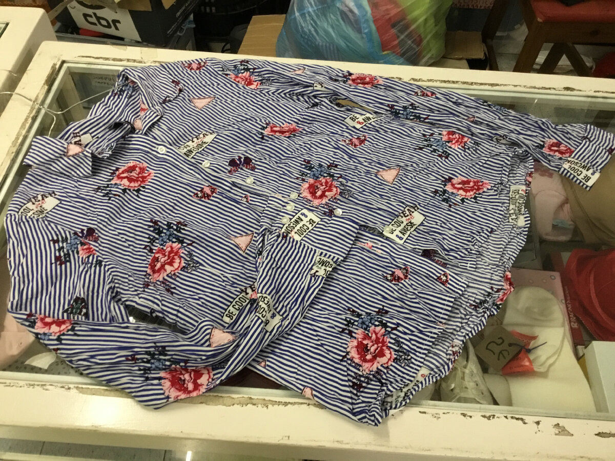 Стоит полтора евро. Очень приятная на ощупь. 