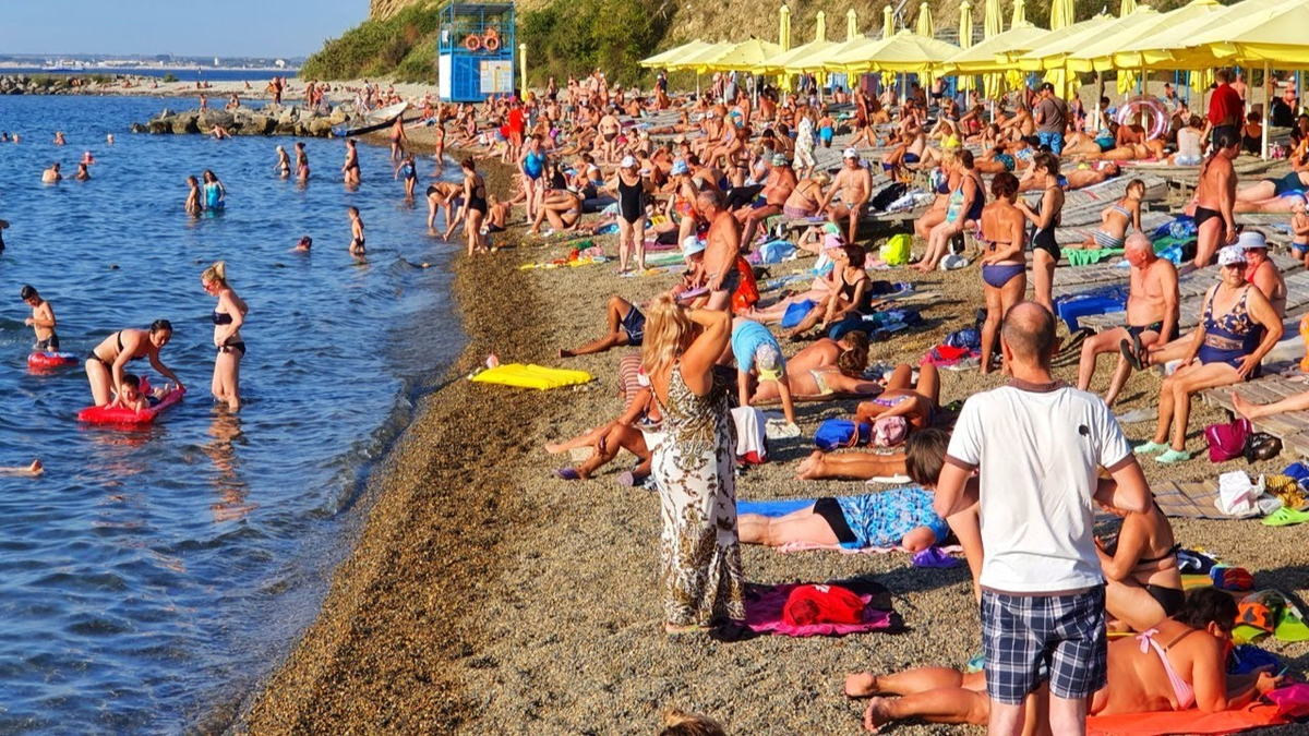 Температура моря в витязево. Анапа пляж малая бухта 2020. Сентябрь и пляж. Анапа лето. Пляж Анапы летом.