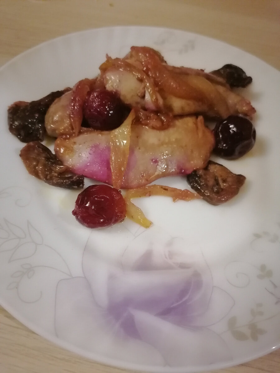 Молоки приготовленные с алычёй и опятами мммммм.... =>>