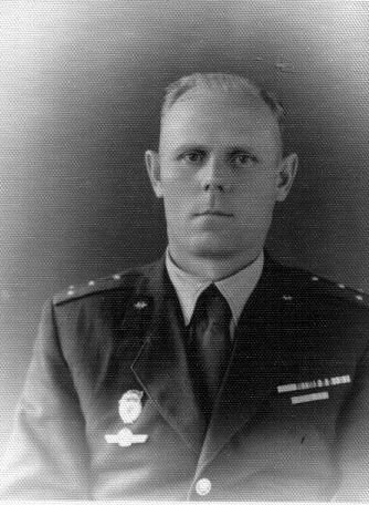 На фото: Морозов Александр Васильевич