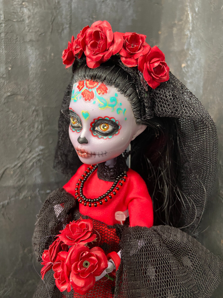 Санта Муэрте, авторская кукла