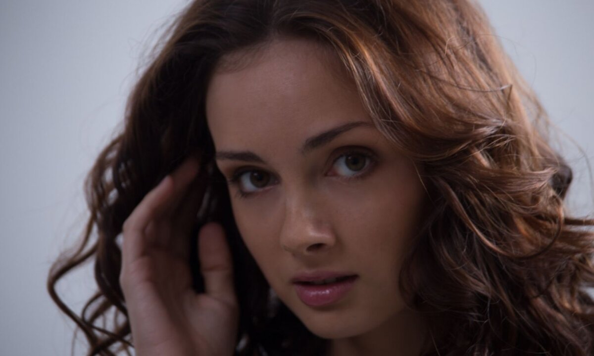 Евгения Нохрина: красивая, грациозная, гармоничная; украшает любую  сериальную историю; любит мир и себя в нем | Кинопульт | Дзен