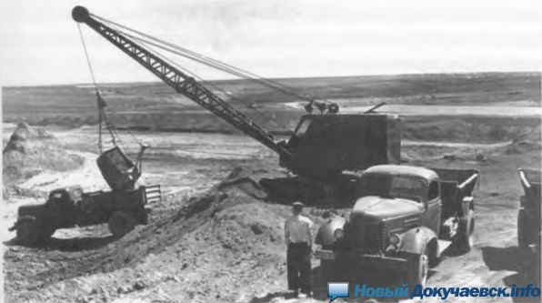 Вскрышные работы в карьере