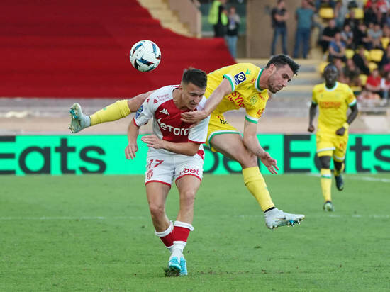     Александр Головин (слева). Фото: IMAGO/Norbert Scanella/www.imago-images.de/globallookpress.com