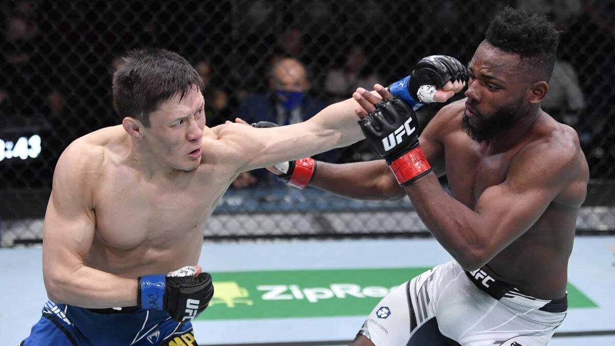    Бойцы Жалгас Жумагулов и Манель Капе:Jeff Bottari/Zuffa LLC