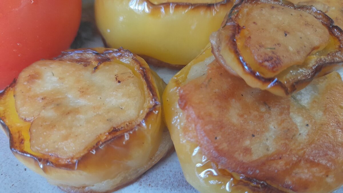 Готовые оладьи в перце