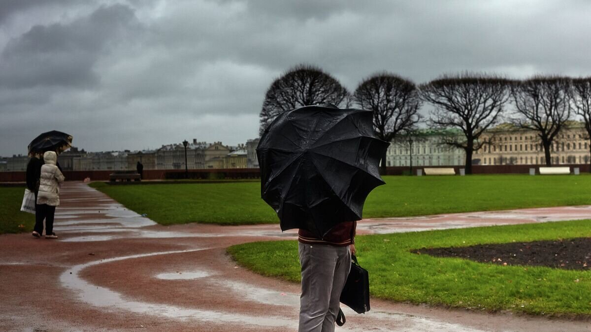    Шторм "Святой Иуда" в Санкт-Петербурге© РИА Новости / Алексей Даничев