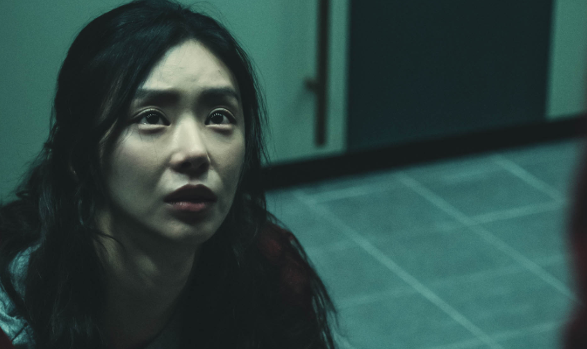 Ограбление экономическая зона дорама корея. Lee Joo bin. Ограбление Корея дорама. Ли Джу-Бин бумажный дом