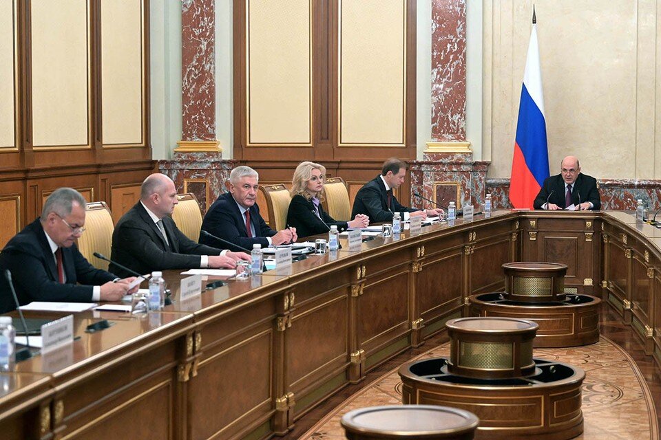     Михаил Мишустин поручил правительству контролировать, чтобы все выплаты мобилизованным приходили в срок и в полном объеме. Фото: Александр Астафьев/POOL/ТАСС