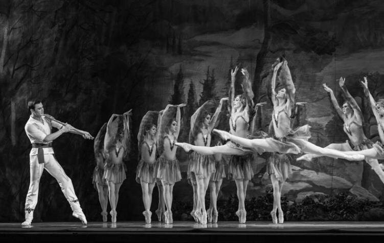 Журавлиная песнь балет уфа. Журавлиная песнь балет. Журавлиная песнь балет уфа. Балет журавлиная песнь башкирский. Журавлиная песнь балет.