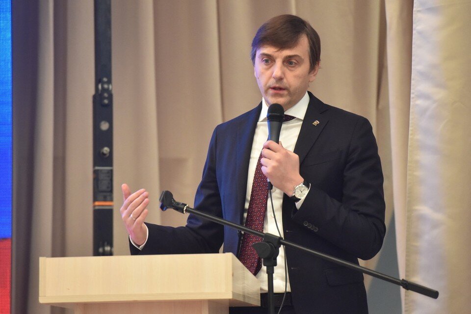     Педсовет прошел под председательством руководителя Минпросвещения РФ Сергея Кравцова. Фото: Минпросвещения РФ