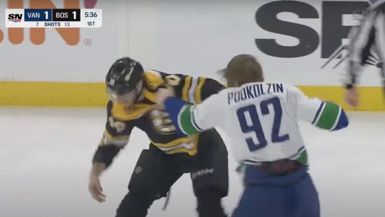    Василий Подколзин подрался в матче с «Бостоном».