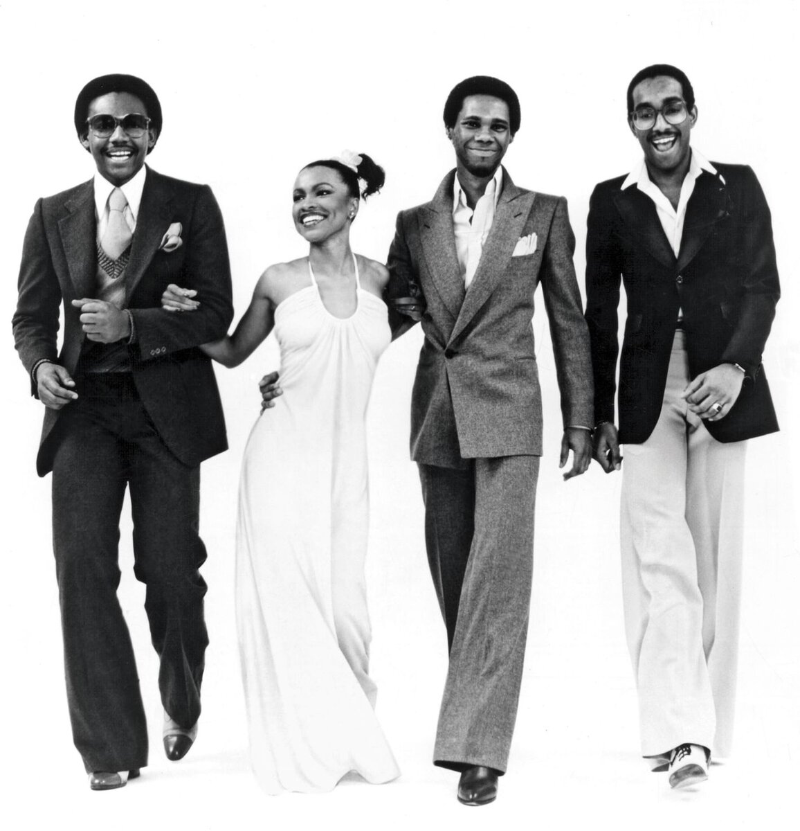 Джаз кавер группа шик. Womens band шик. Джаз бэнд шик. Ансамбль шик. Женская кавер группа шик.