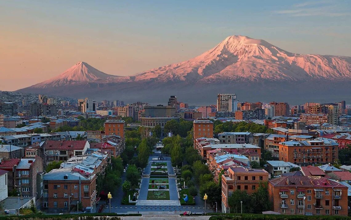 Армения это. Армения Ереван. Гора Арарат. Арарат (город, Армения). Столица Армении Ереван.