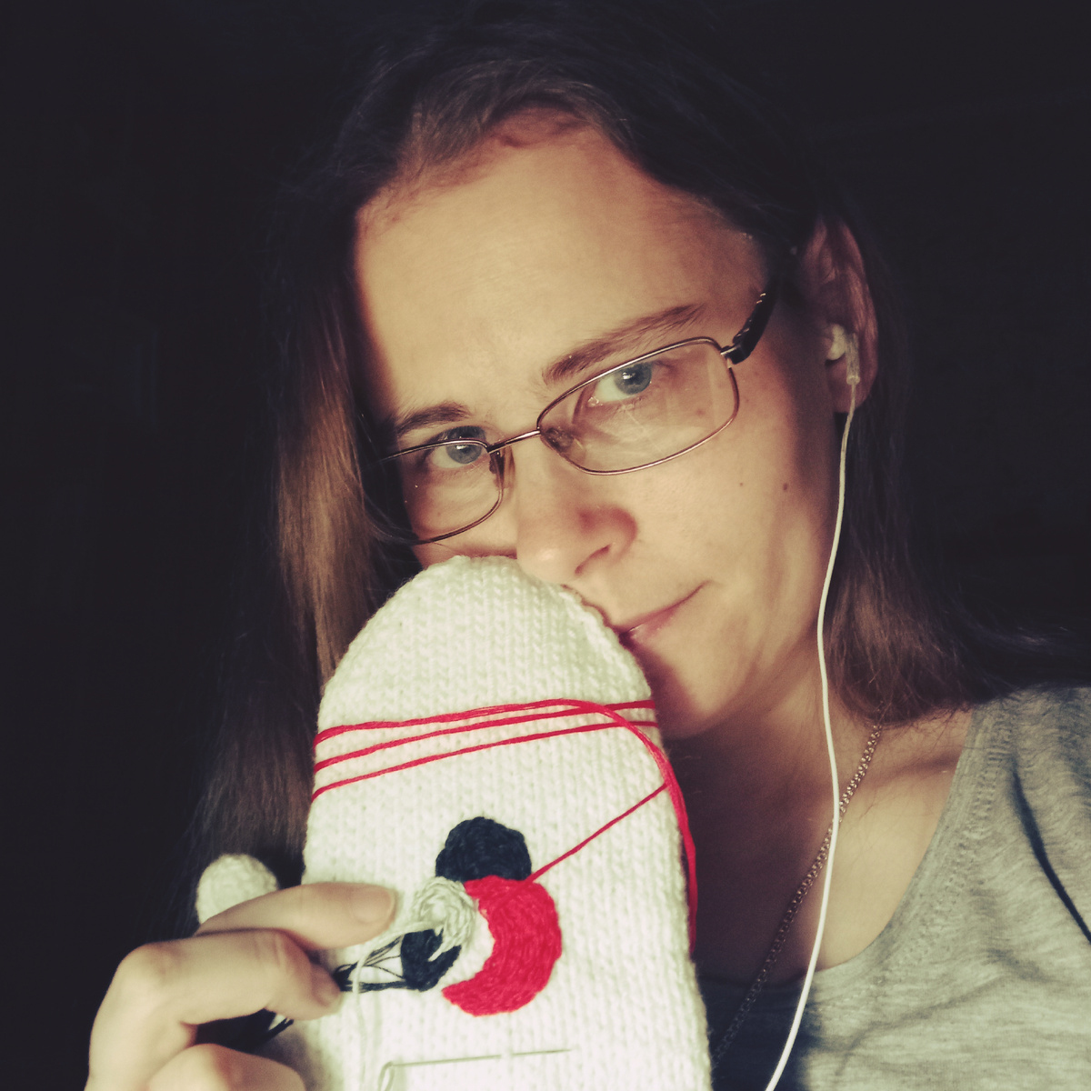 В работе варежки с снегирями! Рабочий процесс. 