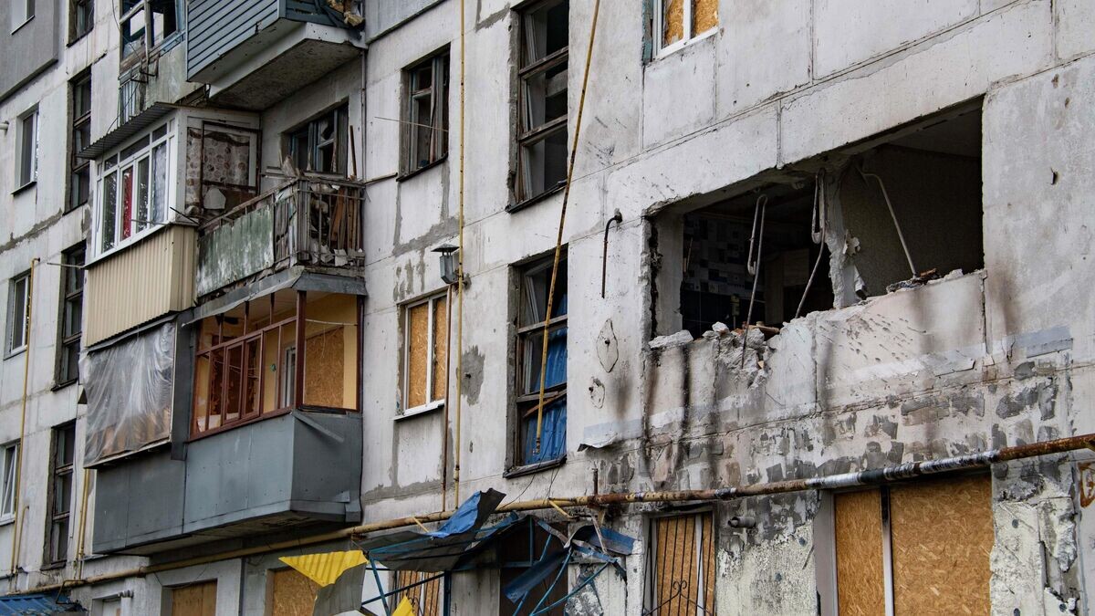    Последствия обстрела города Пологи в Запорожской области© РИА Новости / Дмитрий Макеев
