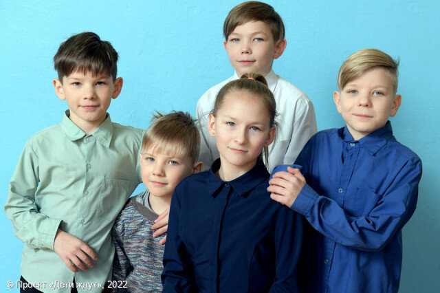 Даня, Саша, Вика, Лёша и Влад. Ивановская область. Анкета Дани: https://дети-ждут.рф/deti/rbsbg