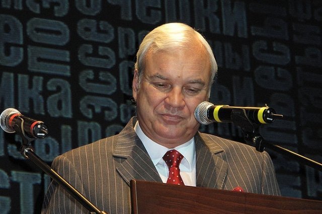    Почему ведущий Владимир Молчанов узнал о смерти жены на больничной койке?