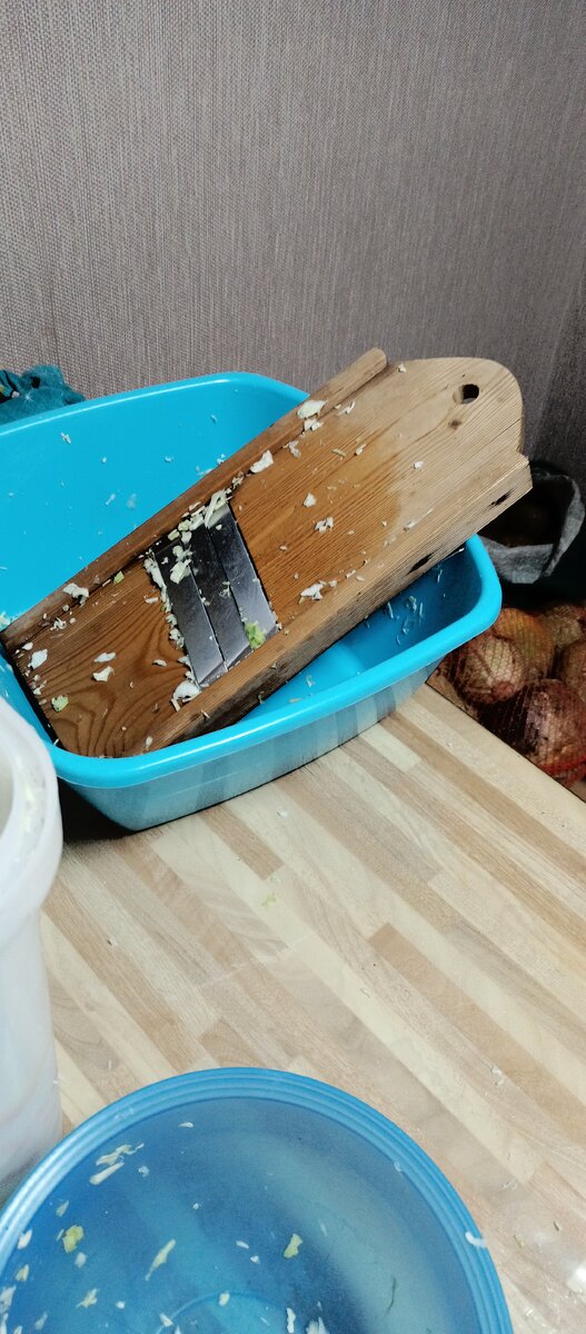 Разжились шинковкой