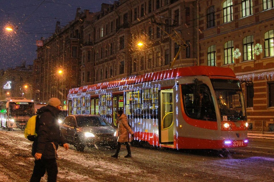     Время работы транспорта в новогоднюю ночь заметно урежут. Юлия ПЫХАЛОВА