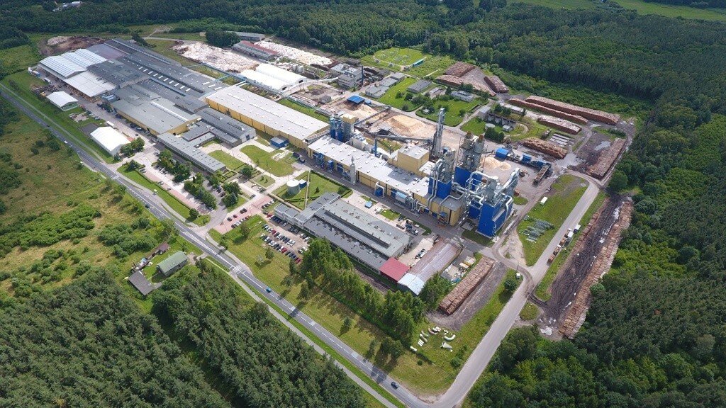 Современный завод по производству ламината