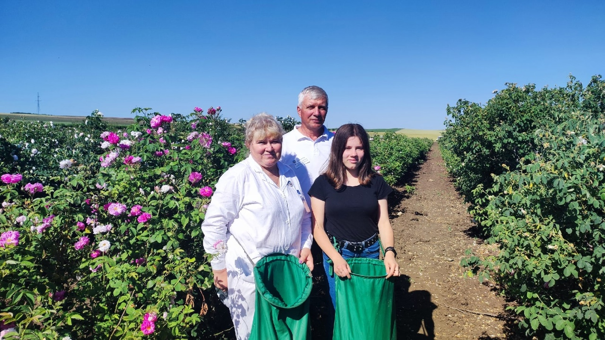 Супруги Ольга и Виктор Золотиловы с дочерью Еленой