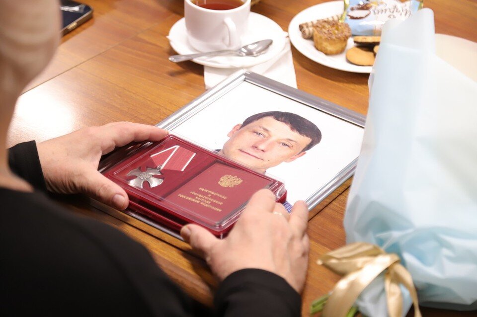     Глава рязанского региона заверил, что члены семей военнослужащих могут всегда рассчитывать на помощь областного правительства. По любым вопросам.