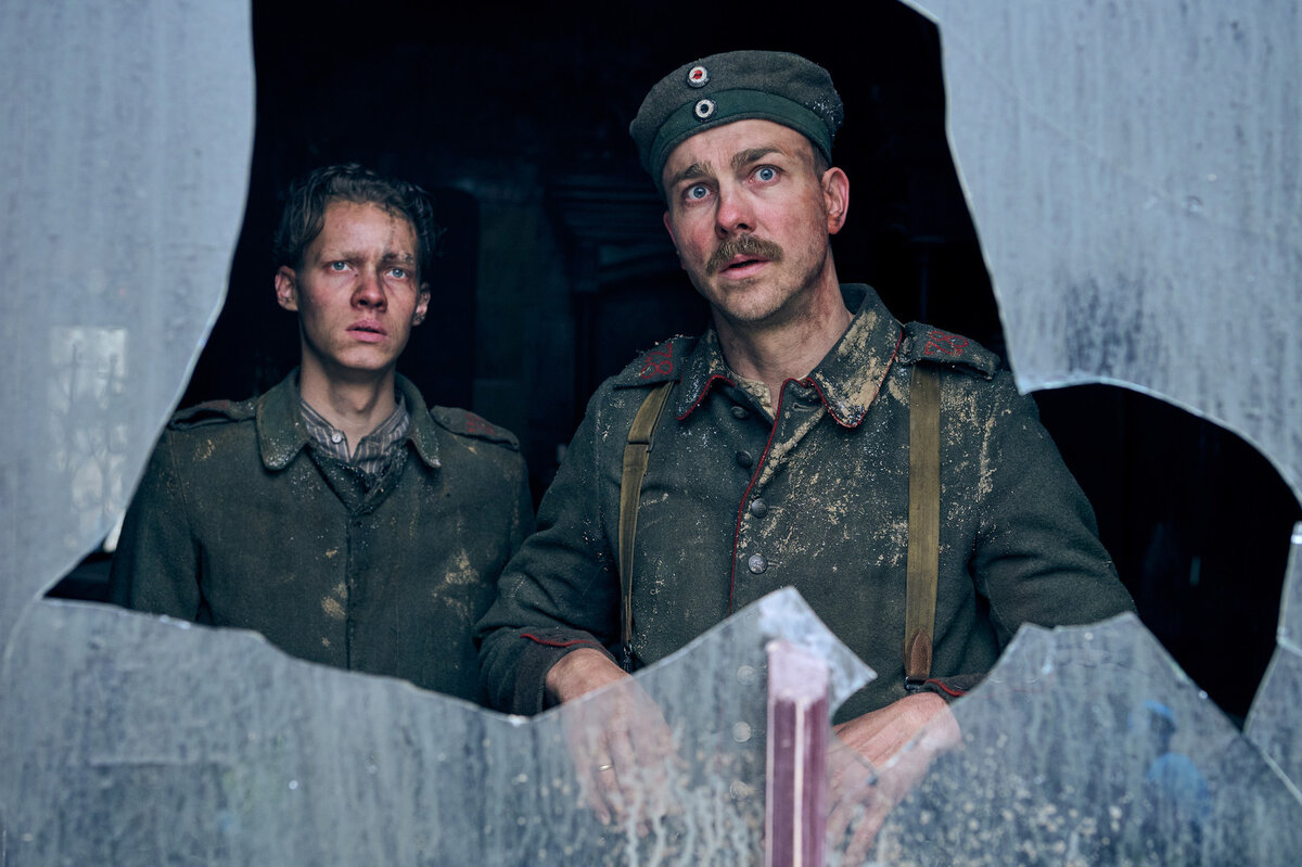 Кадр из фильма «На Западном фронте без перемен»: https://ru.kinorium.com/416179/gallery/?photo=50630117
