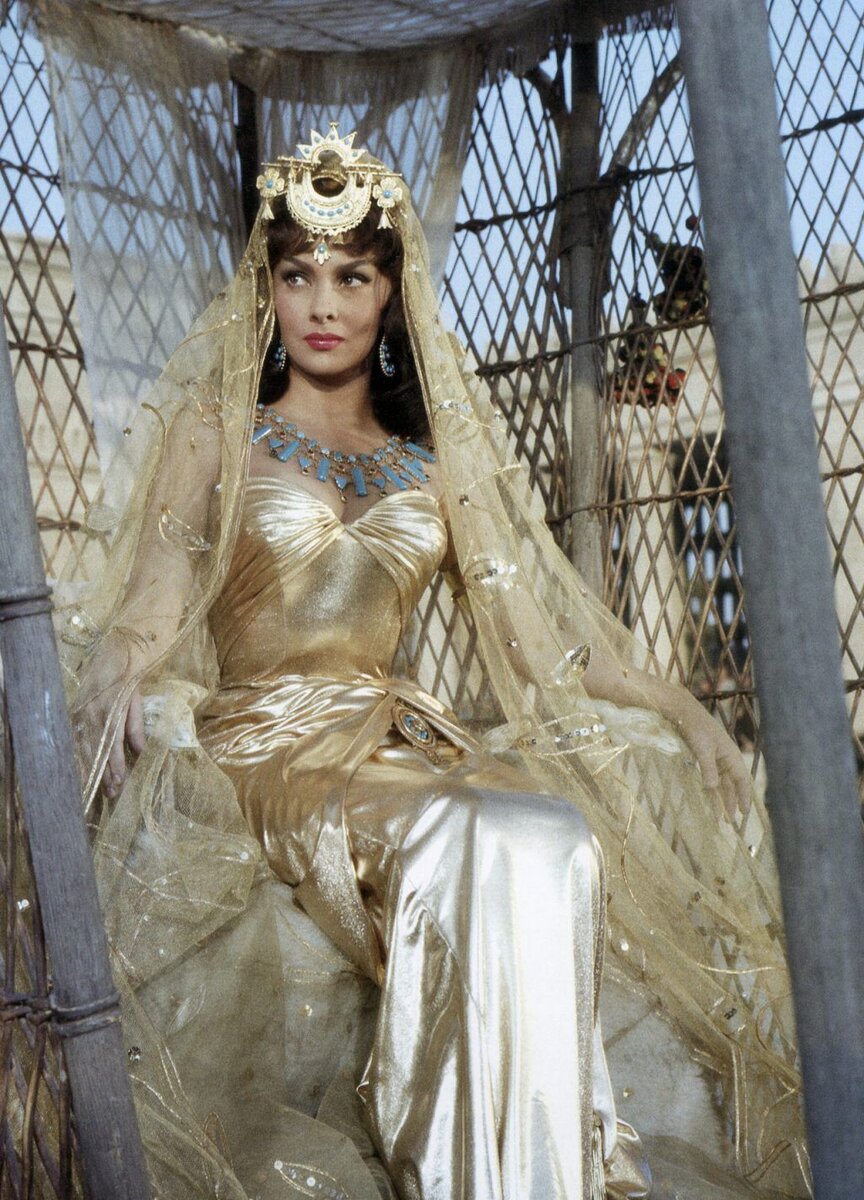 Джина Лоллобриджида в роли царицы Савской, 1959 год. Что ж, она вполне могла бы так выглядеть.
