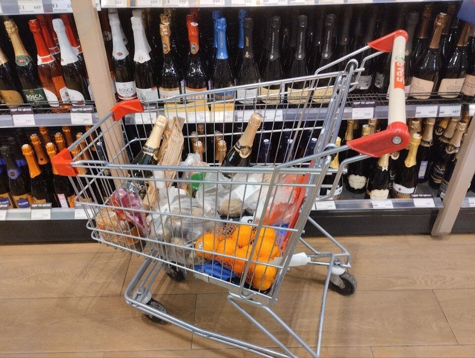     На продукты для новогоднего стола потрачено 2 тысячи рублей. Мария СОРОКИНА