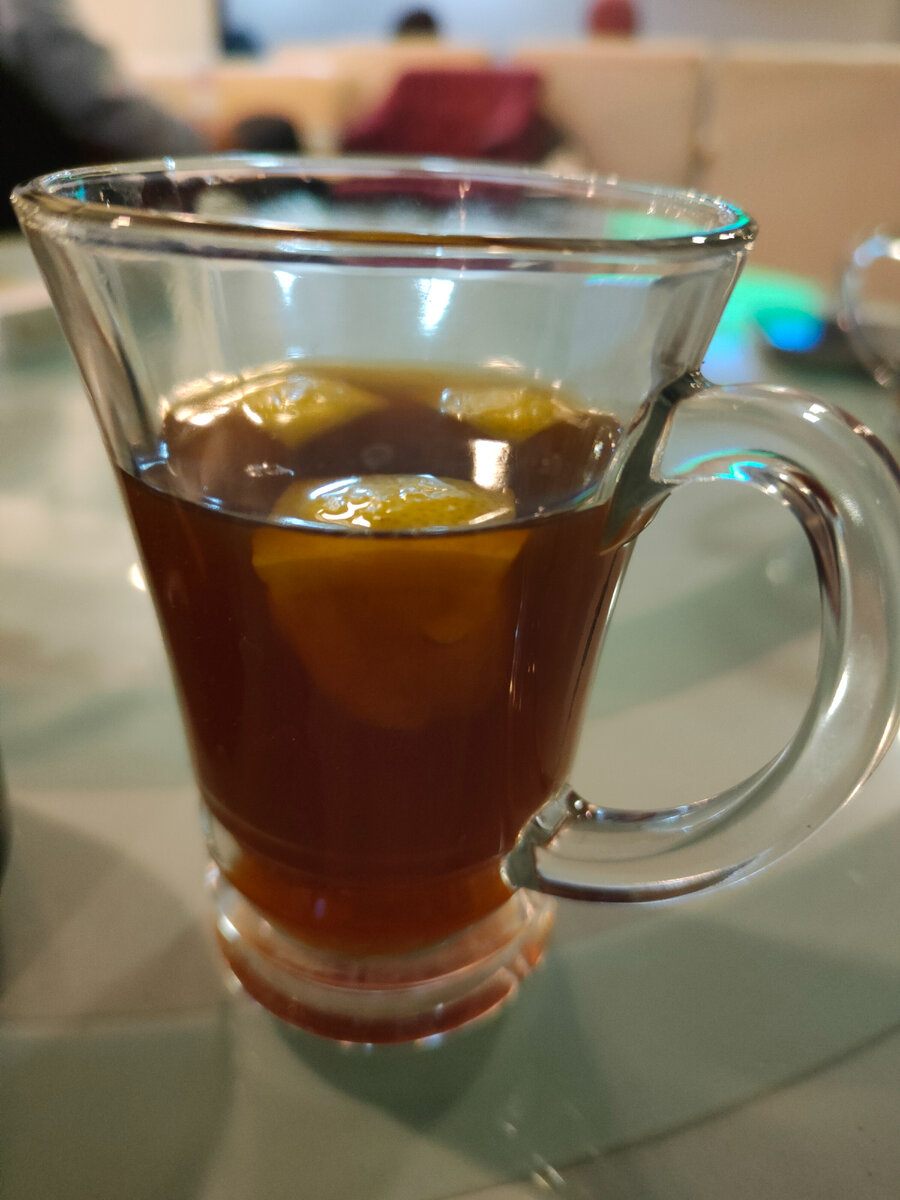 Имейте ввиду, чай уже сладкий!