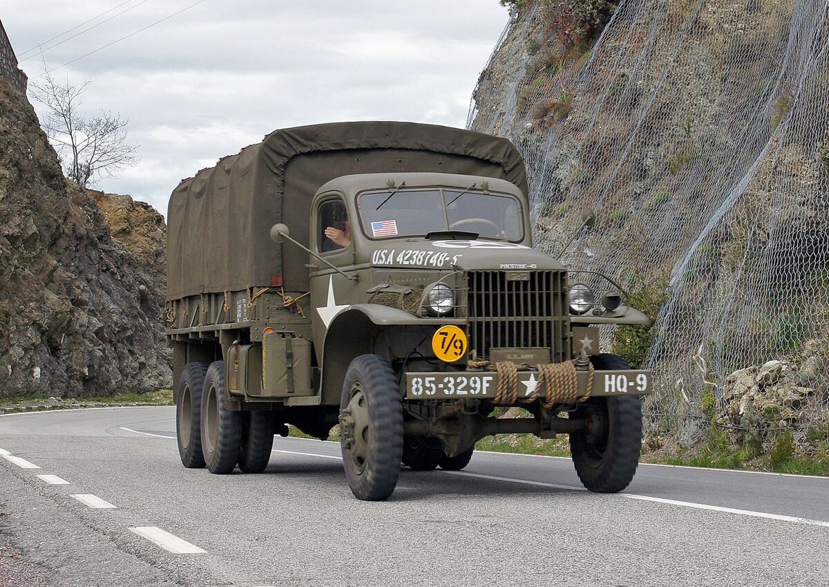 Эта «Утка» уже не поплывёт, но еще поездит. Одна из уцелевших амфибий GMC  DUKW | Гараж Автоклассика | Дзен