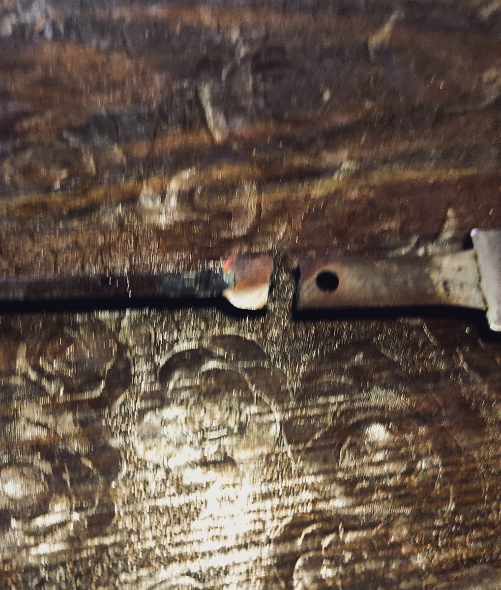 Разобрал и увидел причину