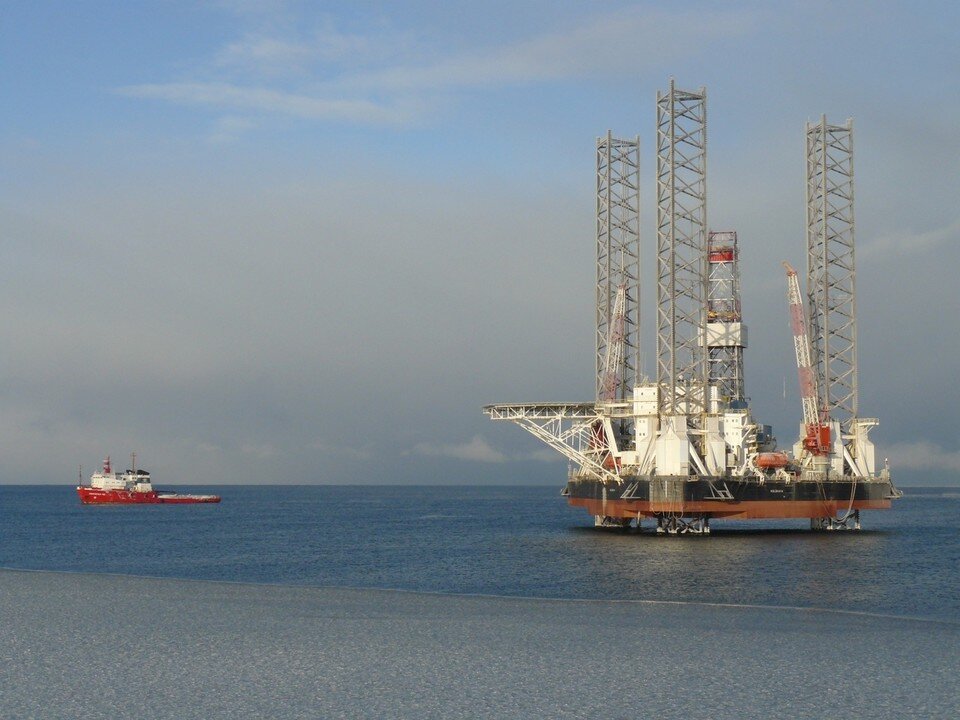     "Кольская" затонула во время шторма в Охотском море. Фото: vk.com/burovaykolskay