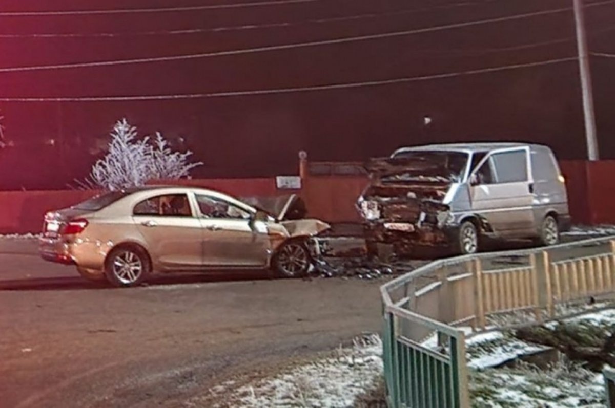    Четыре человека пострадали в ДТП с микроавтобусом на Ставрополье