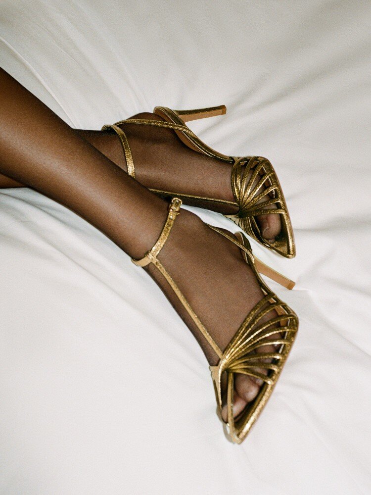 Листайте галерею - босоножки + колготки. Это очень красиво!