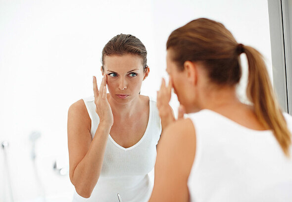     Шесть средств, которые косметологи не рекомендуют наносить на кожу