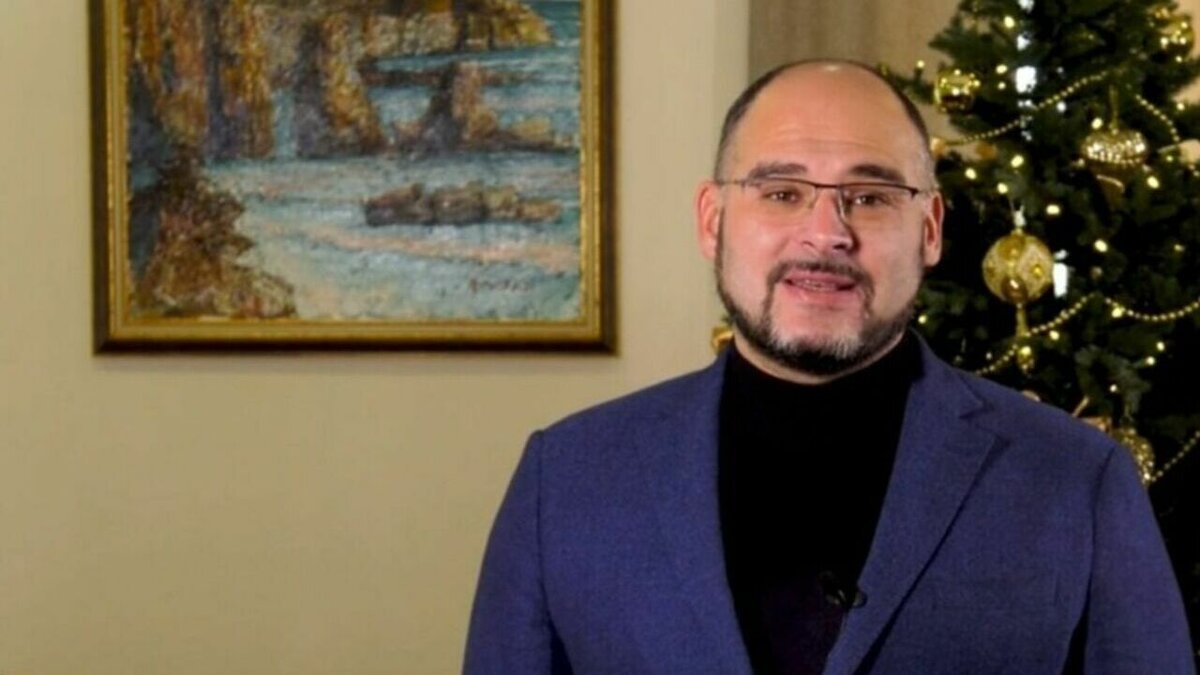     Градоначальник Владивостока Константин Шестаков призвал местных жителей не ездить на Toyota Prius. По его словам, они мешают снегоуборочной технике.