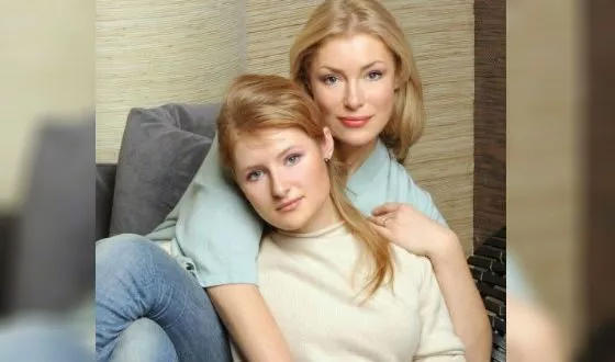 Мария Шукшина с дочерью