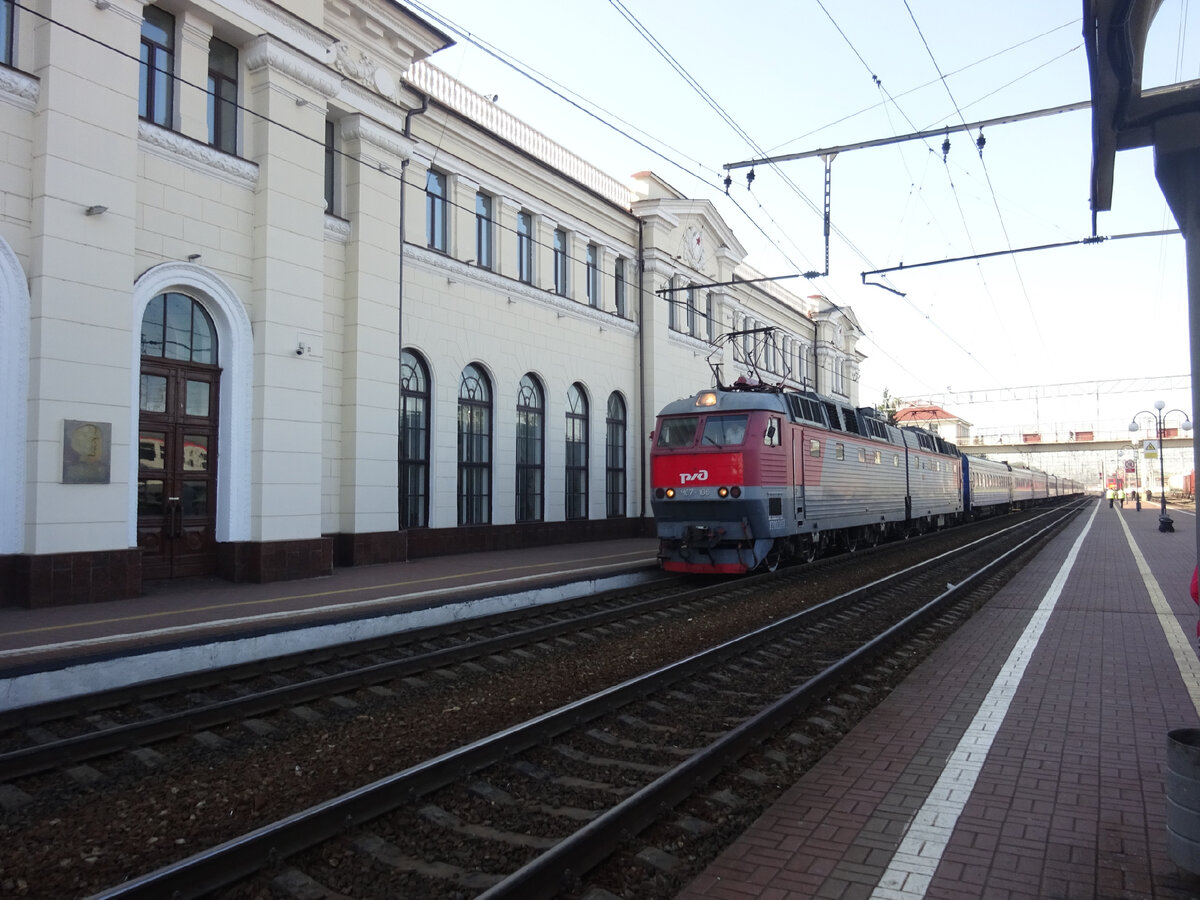 Поезд украинского формирования под российским ЧС7 в на ст. Тула-1, 2018 год, фото автора