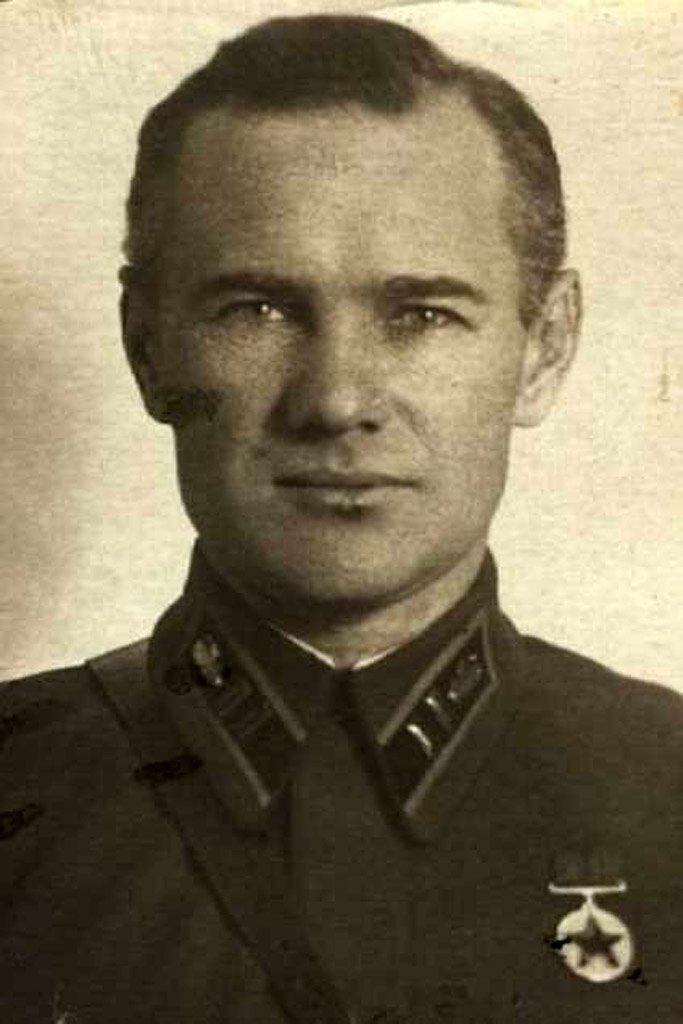 Подполковник И.Г. Панов, благодаря его энергичным действиям ситуация вокруг Т-34М перешла к практической фазе. Увы, не стало Ивана Георгиевича довольно рано. Он погиб 14 сентября 1941 года, командуя в это время 121-м танковым батальоном 121-й танковой бригады.