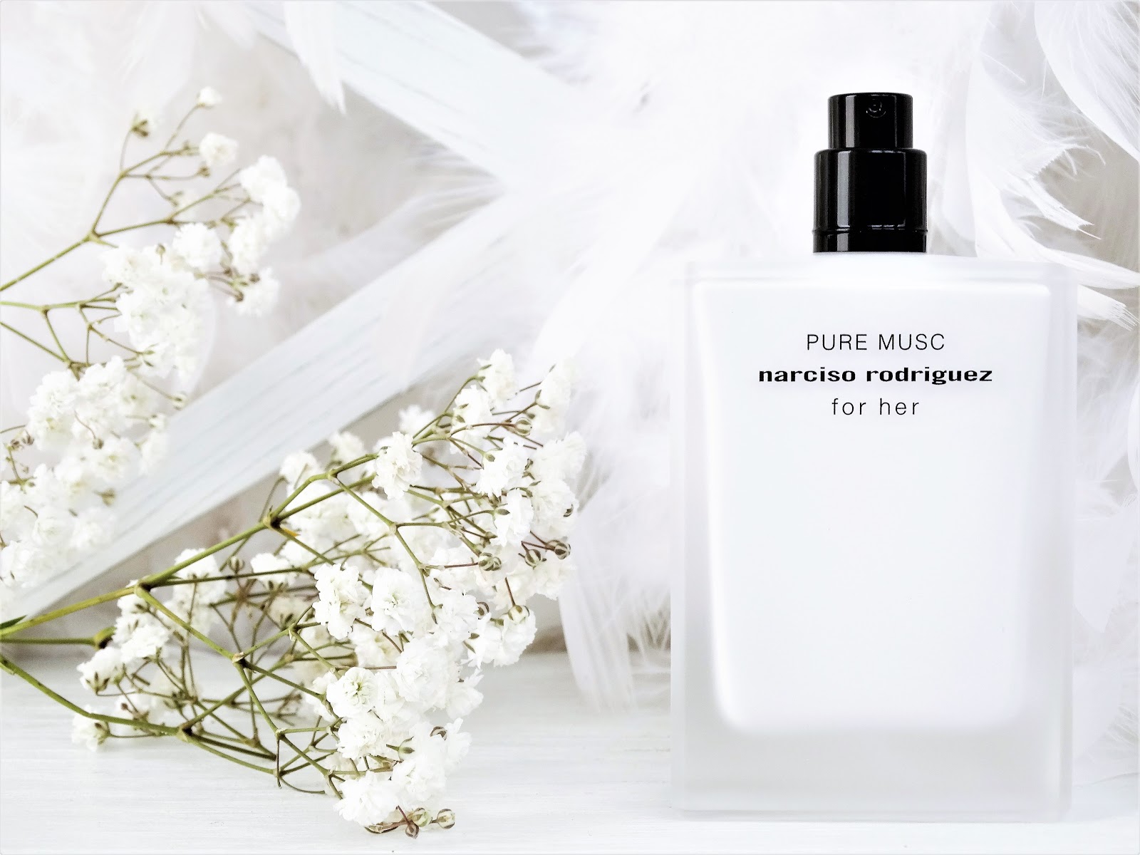 Ароматы чистоты. Narciso Rodriguez Pure Musk. Духи Pure Musk Narciso Rodriguez for her. Нарциссо Родригес чистый мускус. Нарциссо Родригес Пур Маск.