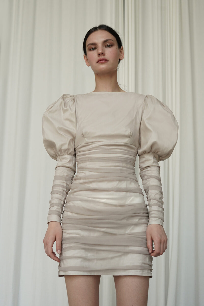 Платье из натурального шелка. 58000 рублей