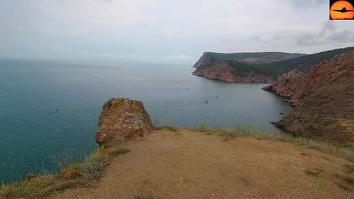 Вход в Балаклавскую бухту - кораблики, как мухи. И крепость Чембало с необычных ракурсов.