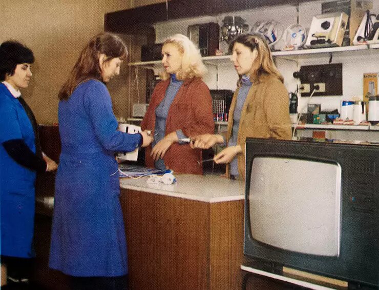 Магазин электротоваров, 1985 год
