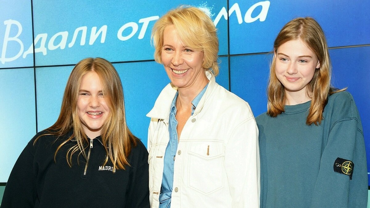    3 July 2019. Premiere of Spider-Man: Far From Home action movie at Cinema Formula on Kutuzov Avenue, Moscow. In photo: Tatiana Lazareva with kids. Photo: Anatoly Lomokhov.