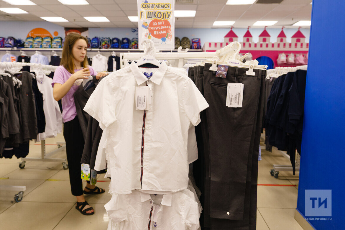 «Школьный набор» для девочек включает 11 предметов одежды, для мальчиков – 9Фото: © Салават Камалетдинов / «Татар-информ»