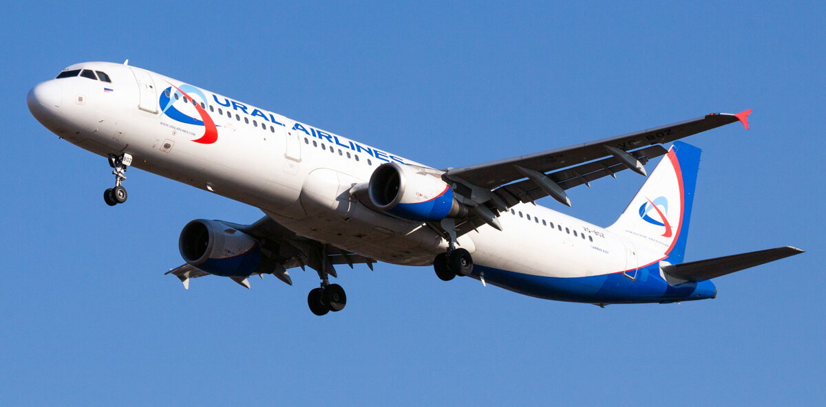 Airbus A321 рег. № VQ-BOZ до авиационного происшествия...