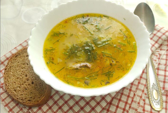 Суп из рыбной консервы - ленивая уха с пользой для бюджета