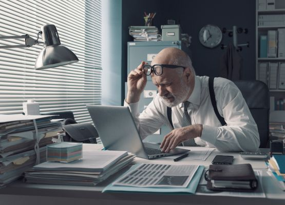 На близких расстояниях зрение работает хорошо, видимо, отсюда и назвали недуг близорукостью.